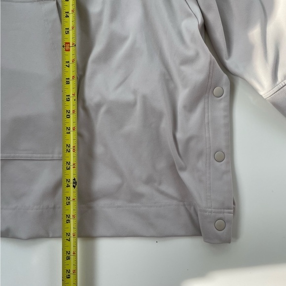 Athleta Women's White Cream Glacier Handkerchief Poncho Size Large - Picture 8 of 8